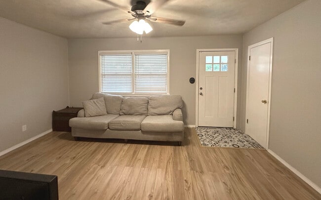 Photo - 2009 43rd St