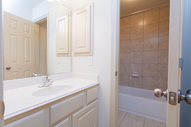 Photo - 62 S Longsford Cir