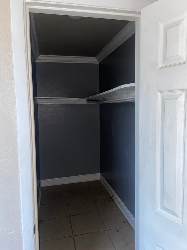 Photo - 2031 Pace Blvd Unidad Spacious Apt in Algiers
