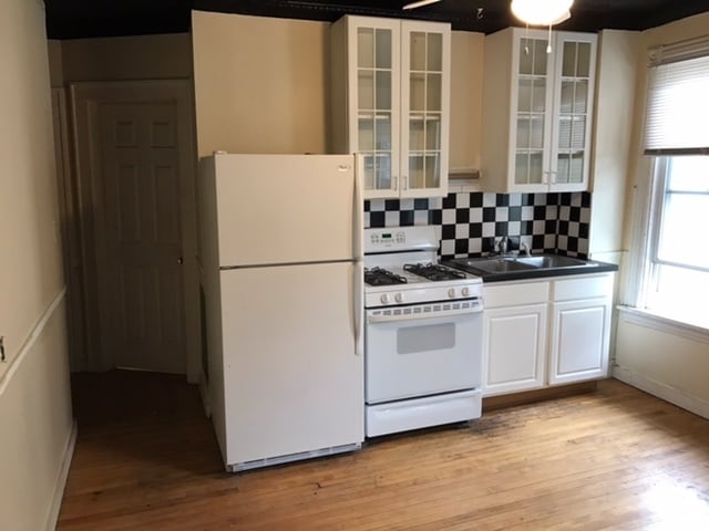 Building Photo - 624 Park Ave Unit 2 Rental