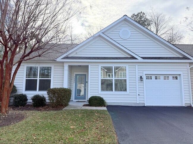 Building Photo - End-Unit Home Near Bayside & Fenwick Beaches