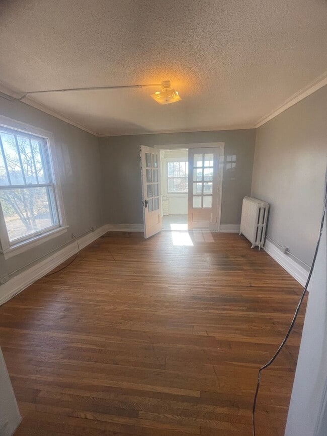 Building Photo - 609 Wellington Ct Unit D5