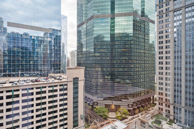 Photo - 215 W Lake St Unit FL7-ID1331