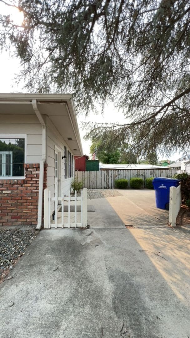 Photo - Large 4 Bedroom Orchards Home with private...