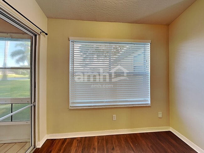 Photo - 3334 Lakeview Cir