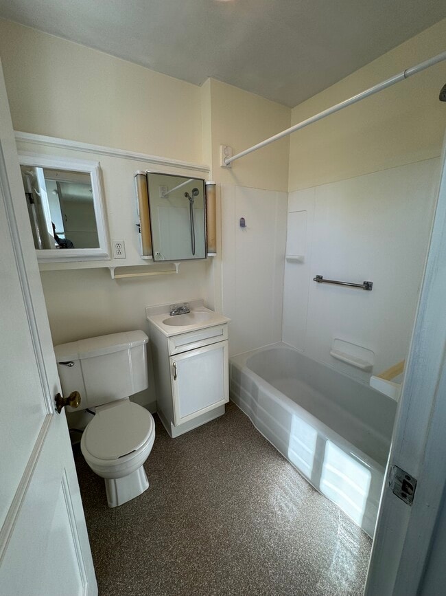 Photo - 108 Erie St Unit 108 Erie St