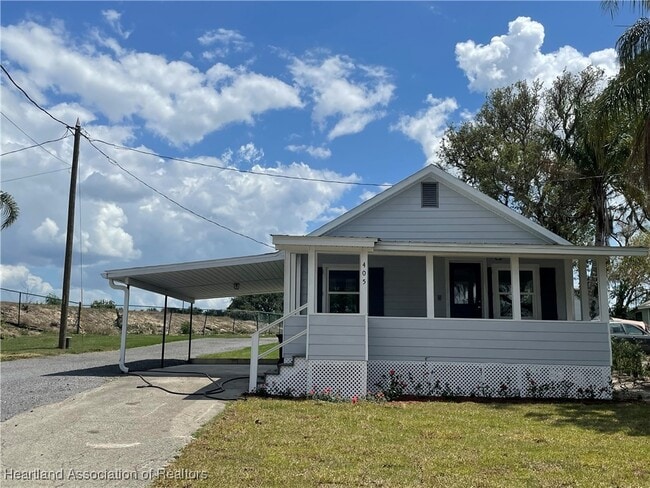 Building Photo - 405 W Lake Isis Ave