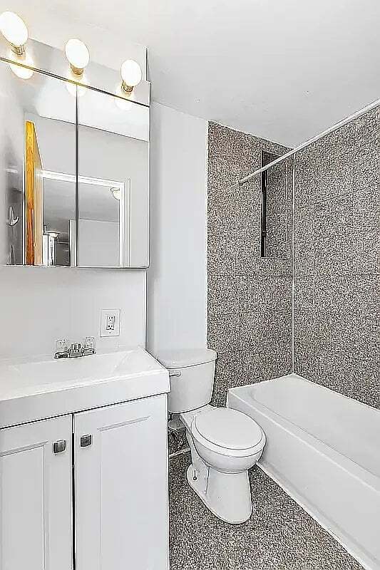 25 Thompson St Unit 18