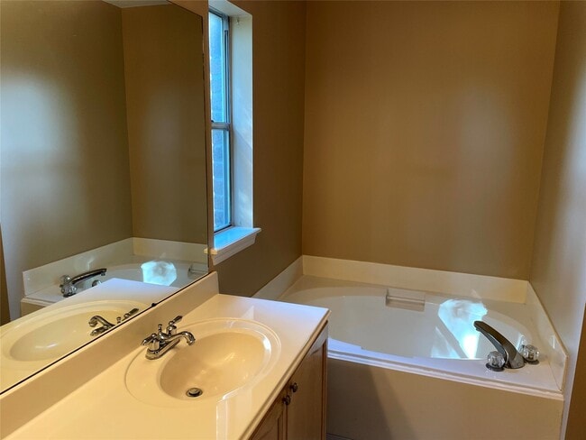 Photo - 6414 Founding Dr