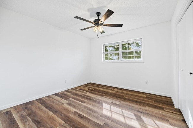 1317 Clover Ln