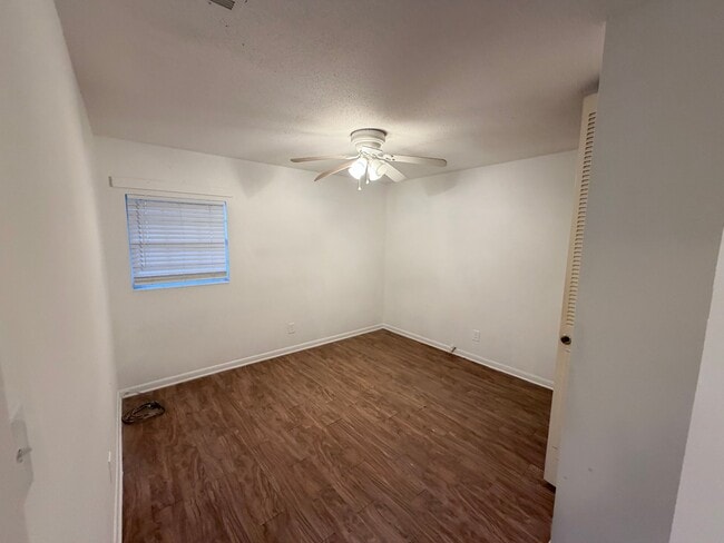 Photo - 538 Royce St Unit 6C