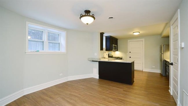 Dining-Kitchen - 648 Elgin Ave Unit Garden