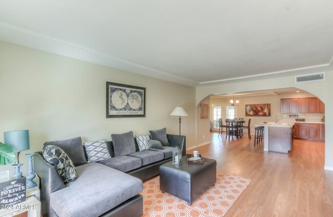 Photo - 40 E Balboa Dr