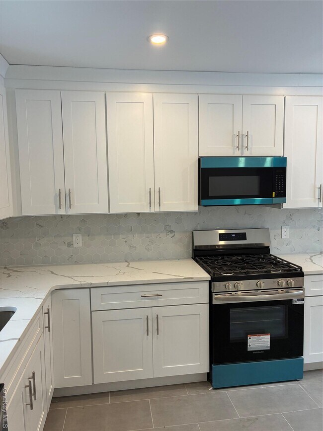 Photo - 204 E Shore Rd