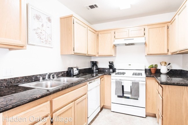 Photo - Hidden Oaks Village