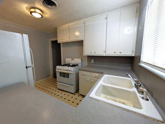 Photo - 3529 Bowling Ln