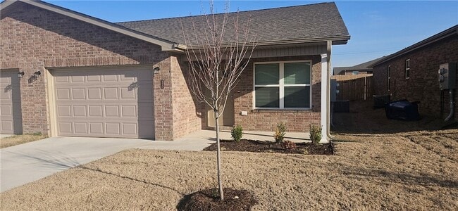 Photo - 520 NW 68th Ave