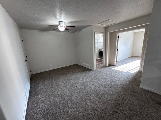 Photo - 673 N 2560 E