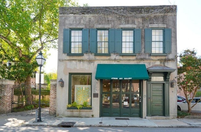 Building Photo - 61 Queen St