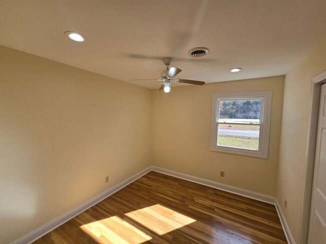 Photo - HOUSE AVAILABLE NOW IN N. PRINCE GEORGE - ***MUST VIEW BEFORE YOU CAN APPLY***