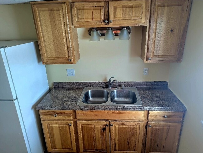 Photo - 1064-1068 Main St Unidad 9