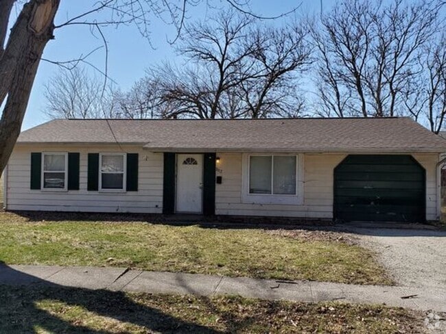 Building Photo - Recently updated 4 bedroom, 1 bath single ... Rental