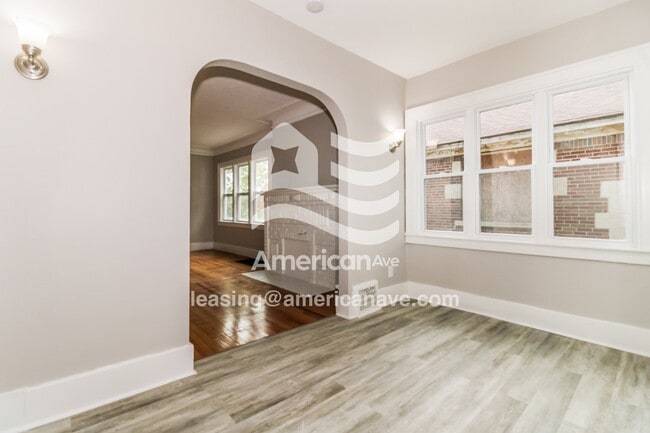 Photo - 4868 Balfour Rd