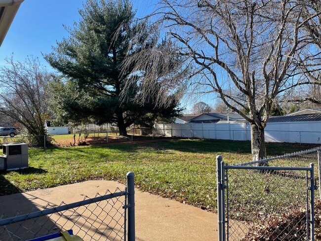 Photo - 3 Bed/2 Bath Home - large lot - garage