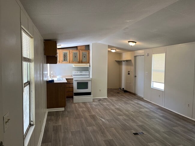 Photo - 3 Bed, 1 Bath Trailer