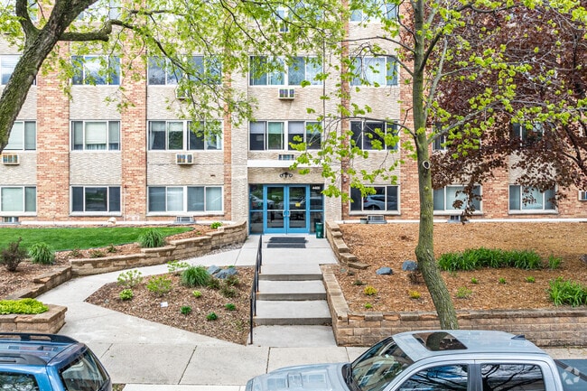 Entrance - Harriet Hills Condominiums