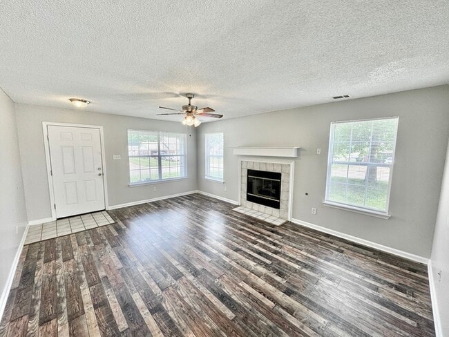 Photo - 140 Pinewood Dr