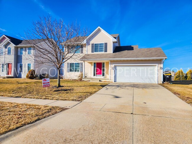 Move in Special!!! Wonderful Location! 3 B... - Move in Special!!! Wonderful Location! 3 B... House