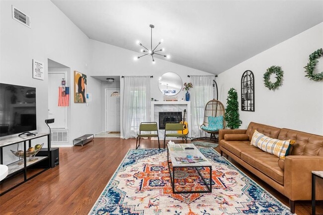 Photo - 512 Edwards Dr