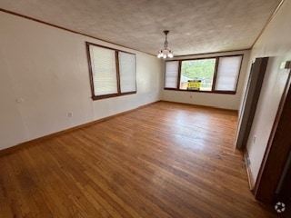 Building Photo - 704 E Thomas St Rental