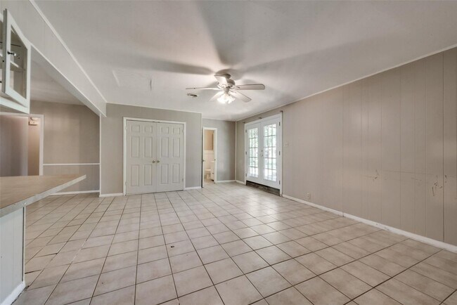 Photo - 1111 Elmwood