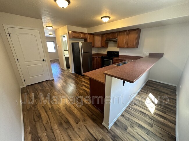 Photo - 6203 N Astor St Unit Apt 3