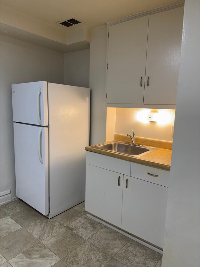 Photo - 2218 N Summit Ave Unit 101