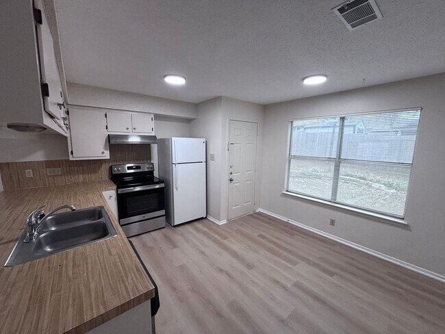 Photo - ANDX PROPS, LLC 4 (3411 Dunliegh Dr) Unit A