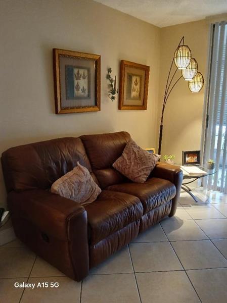 Photo - 8300 Sunrise Lakes Blvd Unidad 104