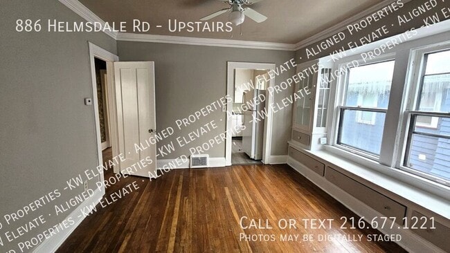 Photo - 886 Helmsdale Rd Unit Upstairs