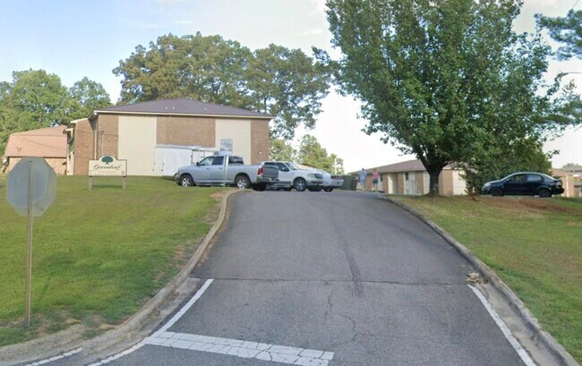 Photo - 2403 Greenleaf Dr