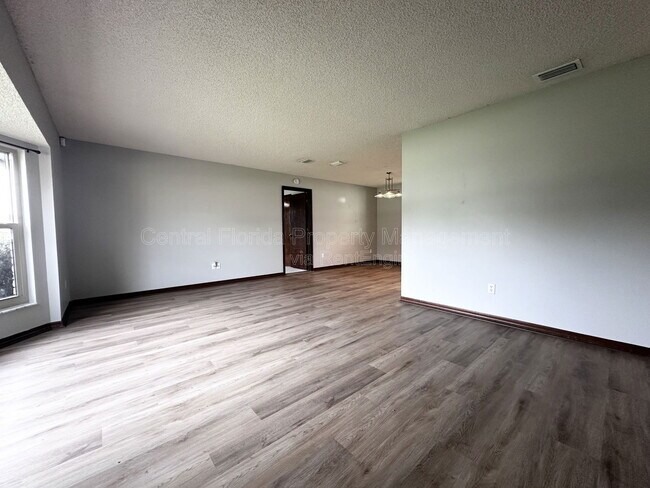 Photo - 947 N Atmore Cir