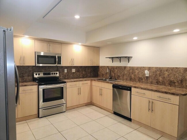 Photo - 2940 NE 19th Terrace Unidad South Side