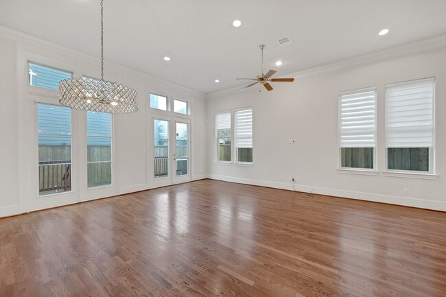 Photo - 5731 Kiam St