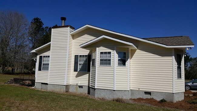 Photo - 611 Windcrest Dr