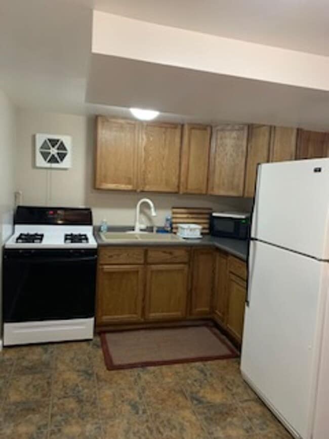 Photo - 1209 17th St W Apartment Unit 2