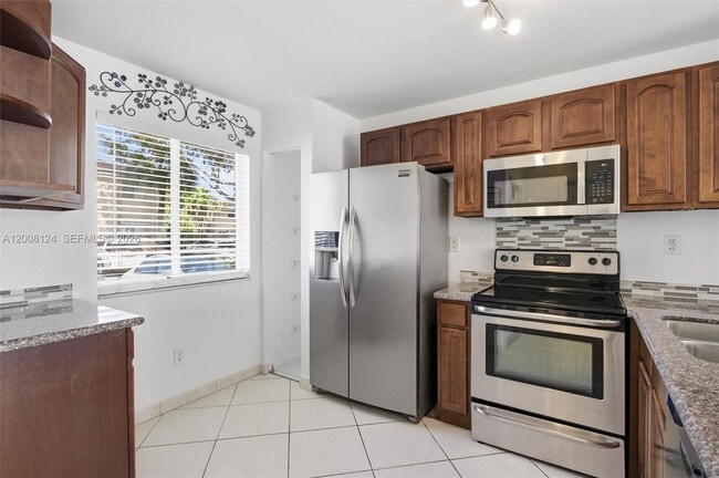 Photo - 17530 SW 139th Ct