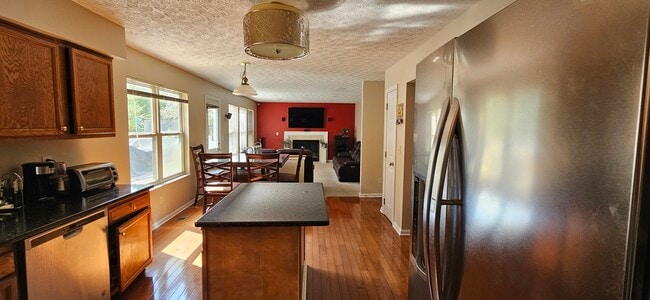 Photo - 2250 Reeves Ave