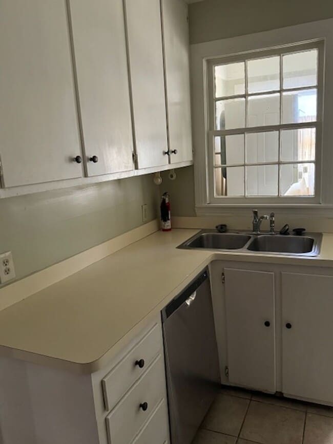 Photo - 1517-AB St Ann St Unidad 1517 St. Ann St  A