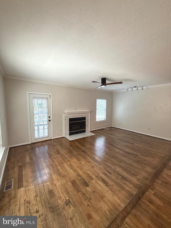 Photo - 110 Lakeview Ct